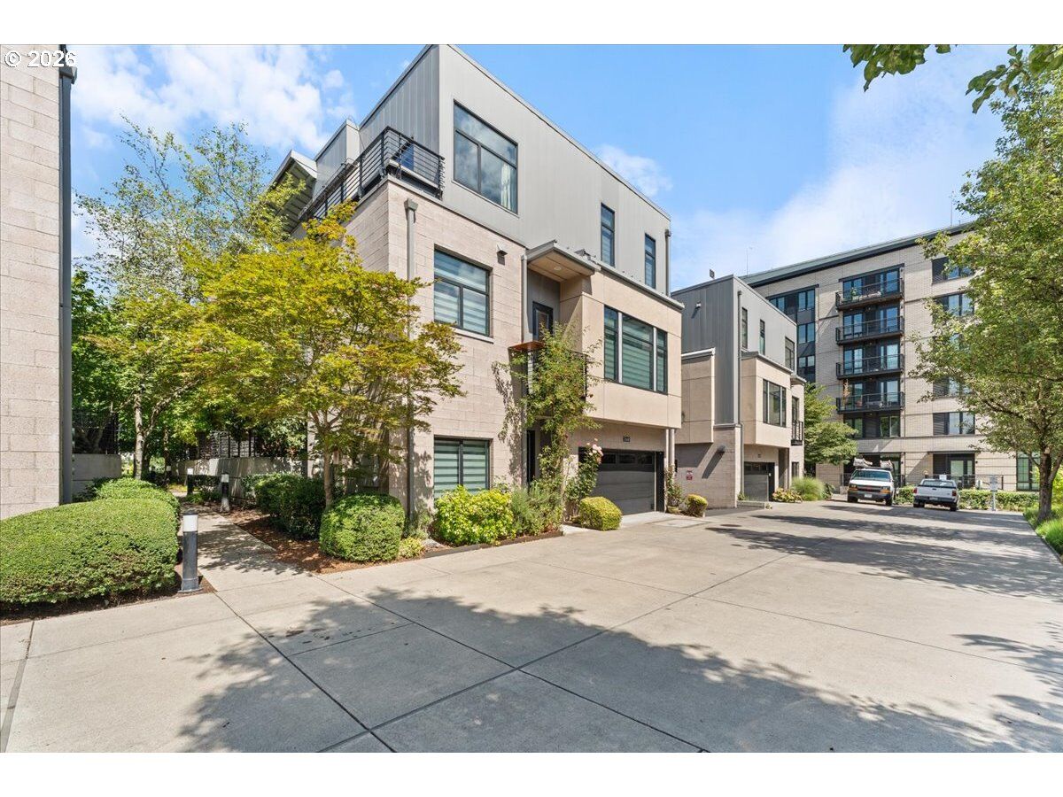 Property Photo: 2140 NW 16th Ave OR 97209