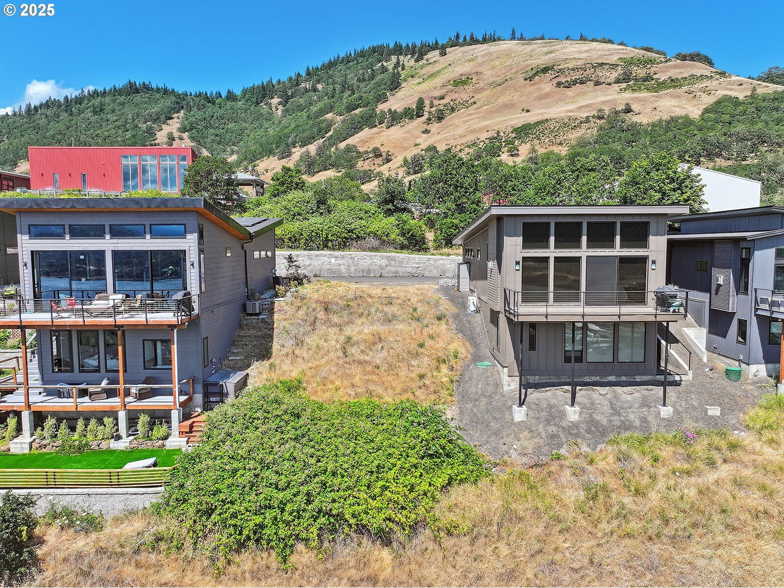 Property Photo:  211 Eagle Ridge Dr  WA 98672 