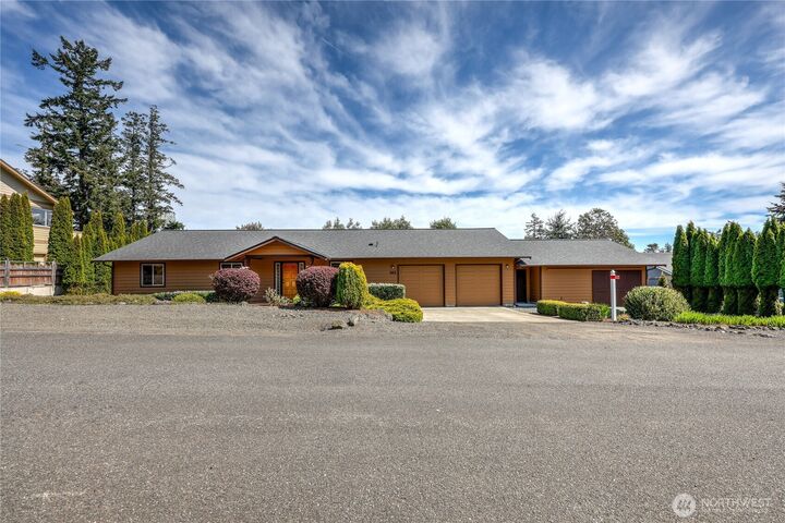 Property Photo:  162 N Andrew Avenue  WA 98368 