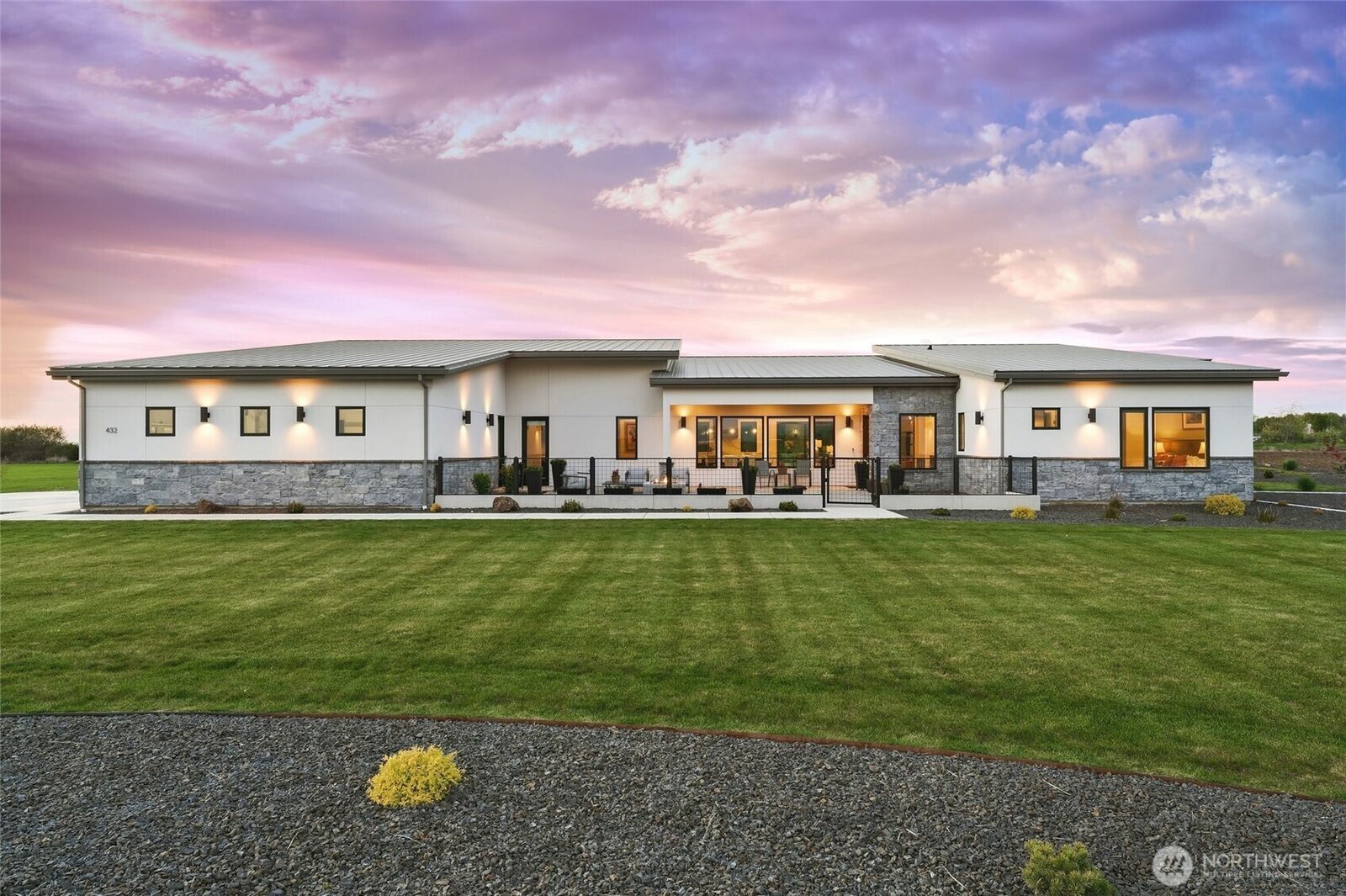 Property Photo:  432  Healey Drive  WA 99362 