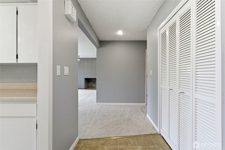 Property Photo: 2100 Plaza Way 103 WA 99362