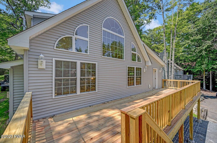 Property Photo:  1006 Hidden Valley Court  PA 18436 