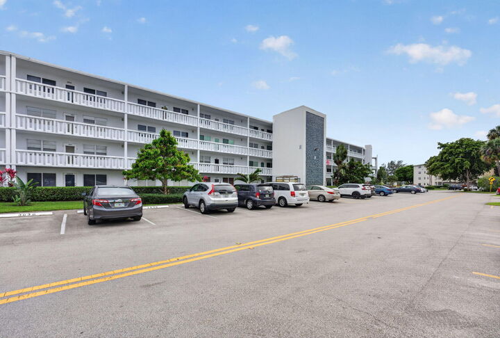 Property Photo: 1025 Ventnor H FL 33442