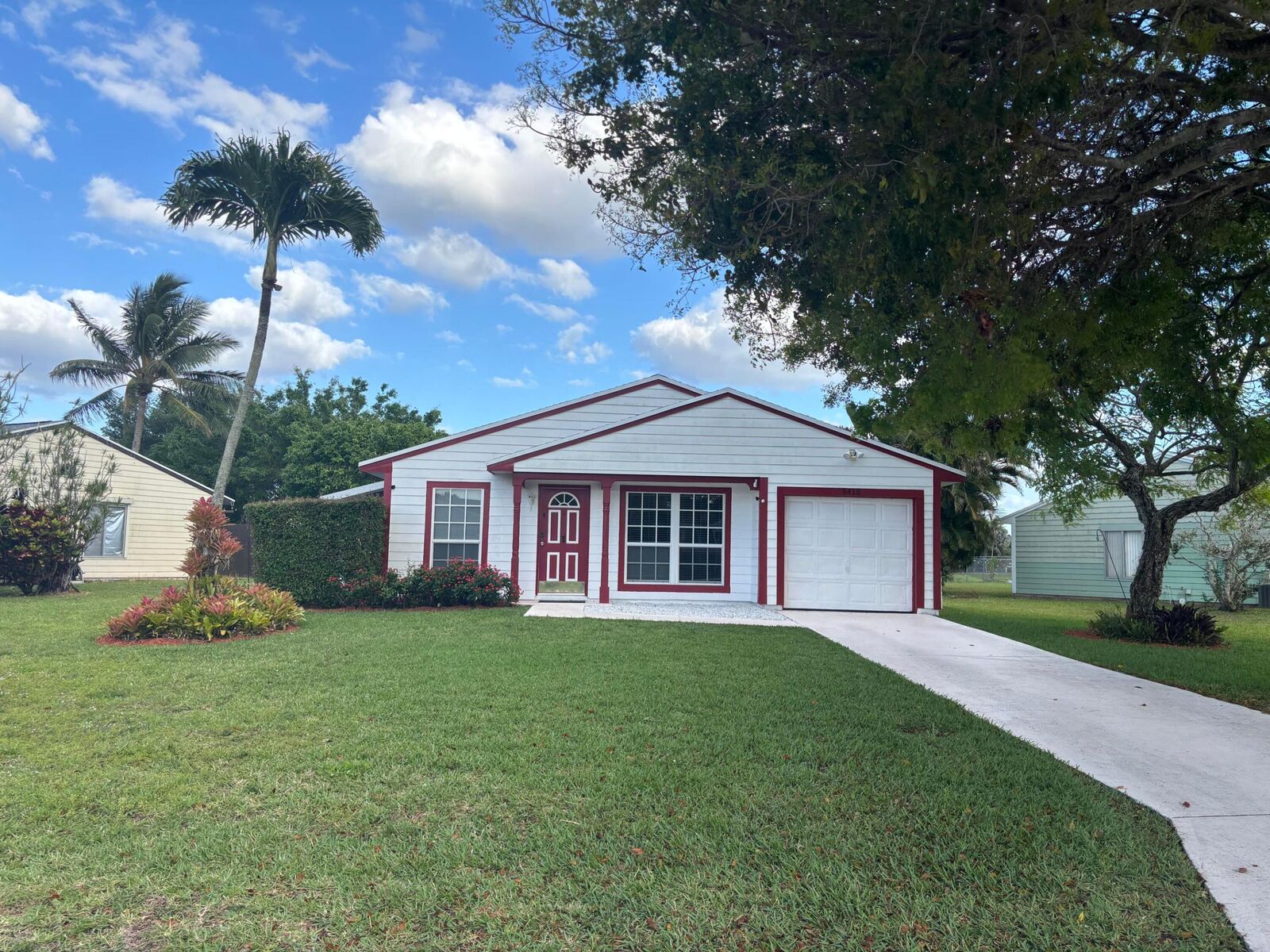 Property Photo:  5415 Courtney Circle  FL 33472 