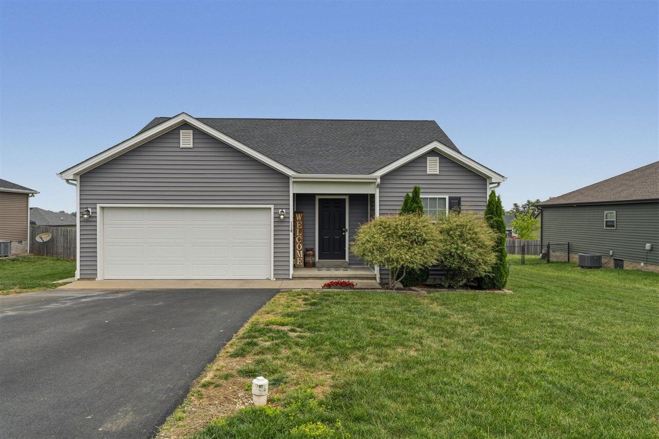 Property Photo:  114 Victoria Way  KY 42134 