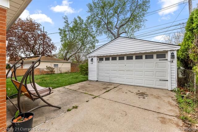 Property Photo:  6633 Shadowlawn Street  MI 48127 