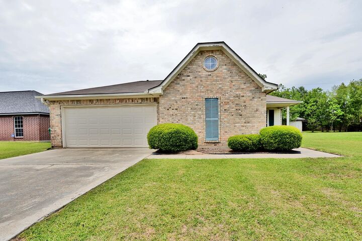 Property Photo:  4404 Highland Ave  TX 77632 