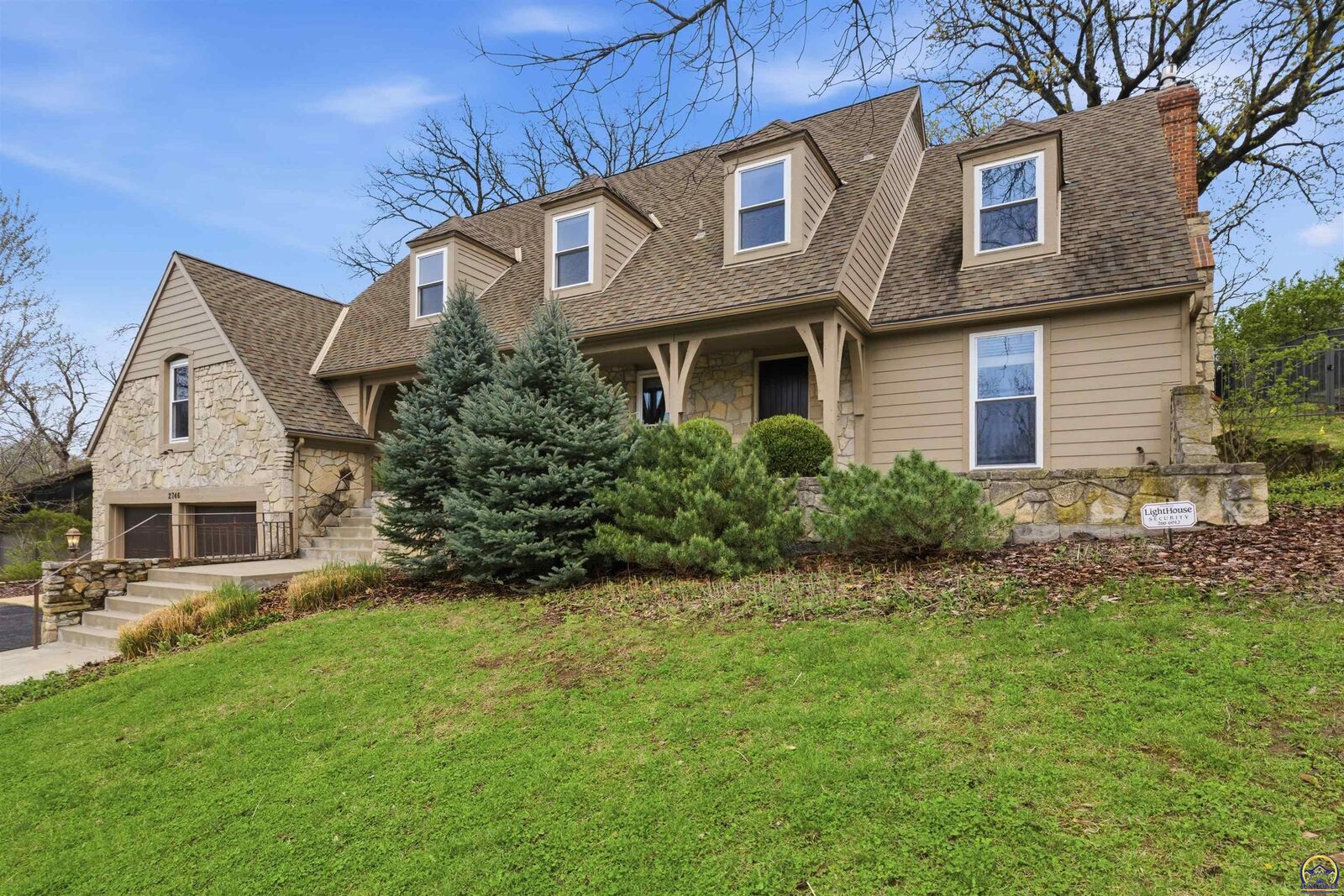 Property Photo: 2746 SW Macvicar Ave KS 66611
