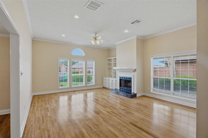 Property Photo:  2505 Peace Drive  LA 70605 