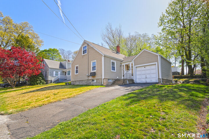 Property Photo:  110 Greystone Road  CT 06610 