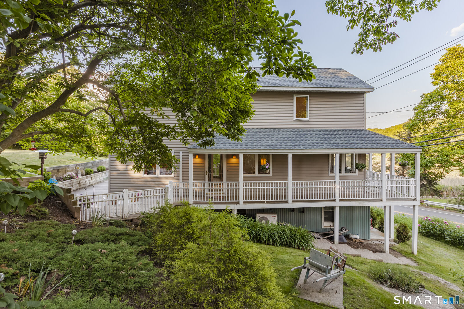 Property Photo:  441 Water Street  CT 06437 