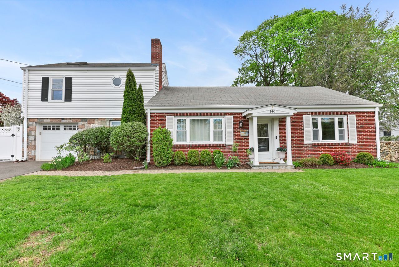 Property Photo:  140 Courtland Avenue  CT 06902 