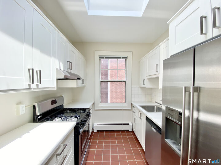 Property Photo:  165 Fountain Street A4  CT 06515 