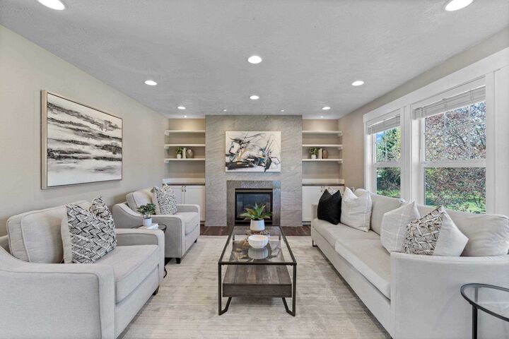 Property Photo:  1217 S Pioneer Ct  WA 99037 