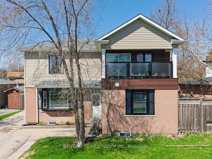 Property Photo:  214 Folkstone Crescent  ON L6T 3N6 