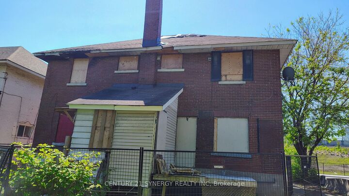 Property Photo:  475 Catherine Street  ON K1R 5T7 