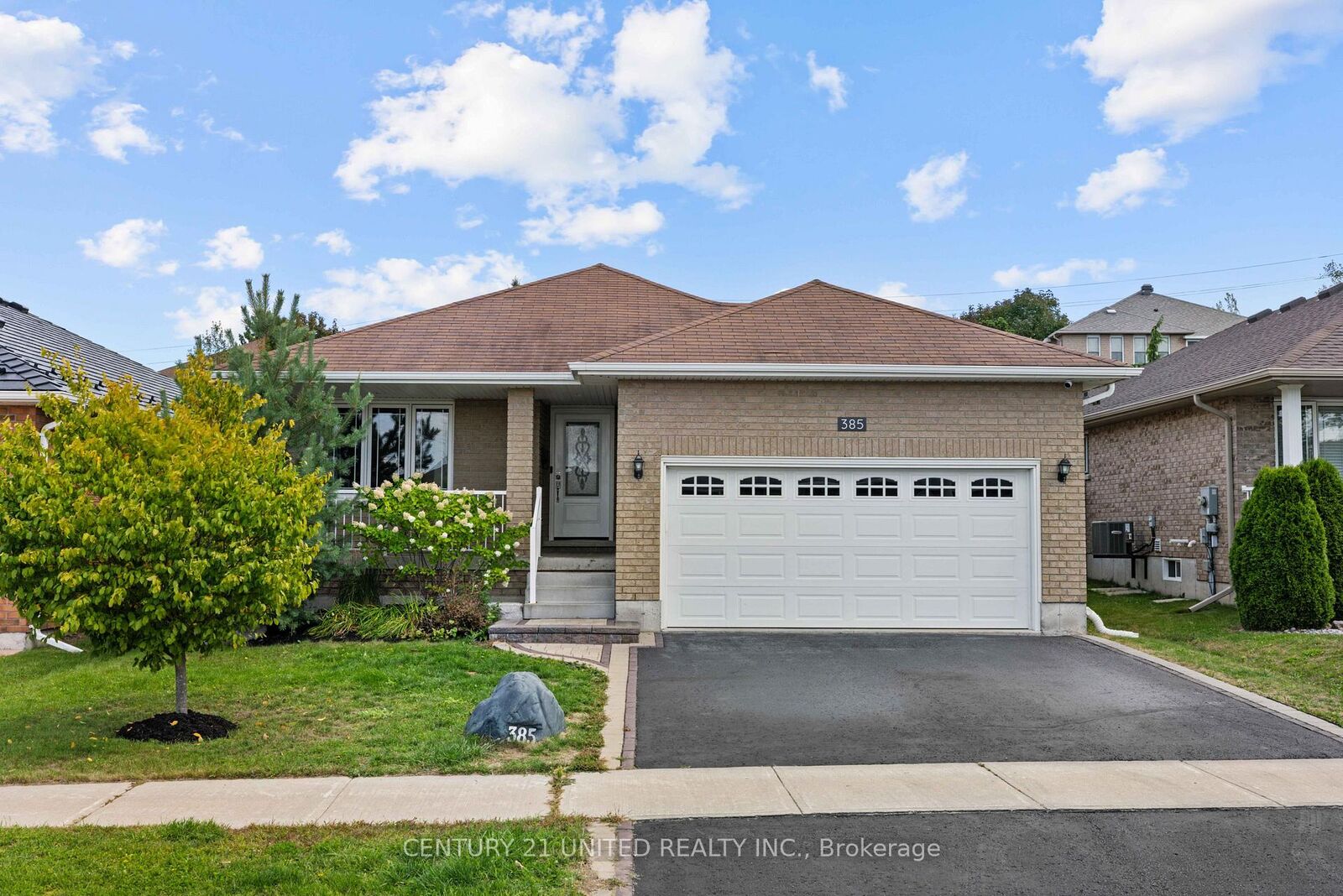 Property Photo: 385 Bianco Crescent ON K9K 0A5