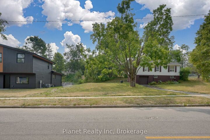 Property Photo:  170 Berczy Street  ON L4M 2H2 