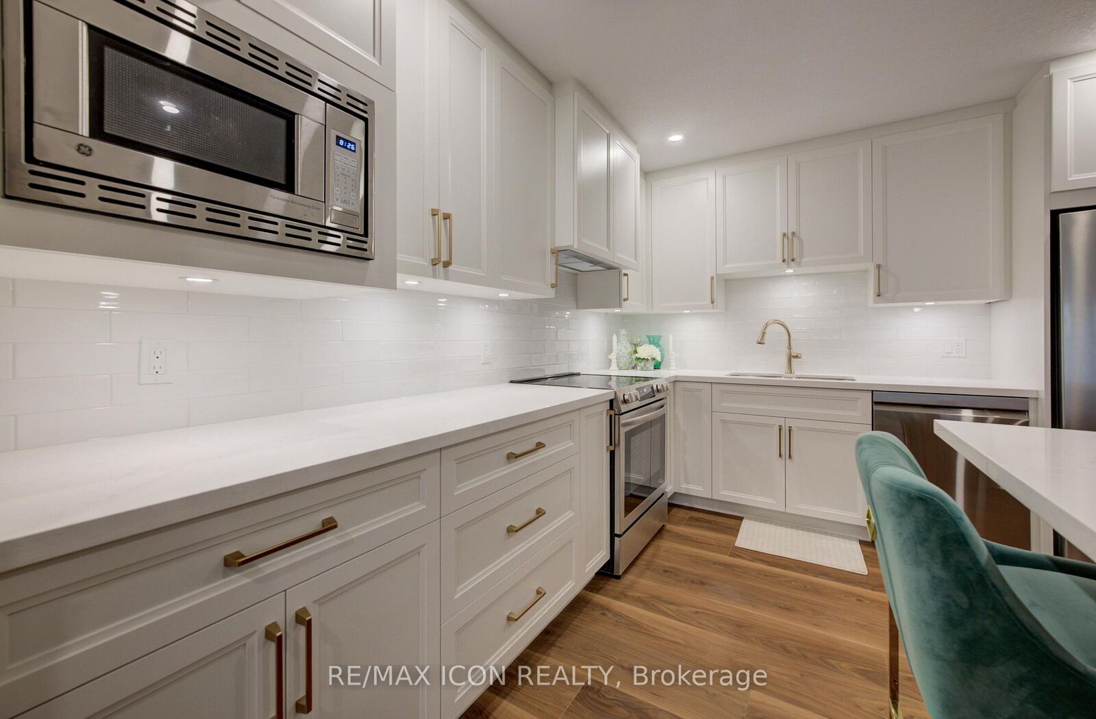 Property Photo: 440 Durham Street W 105 ON N0G 2L1