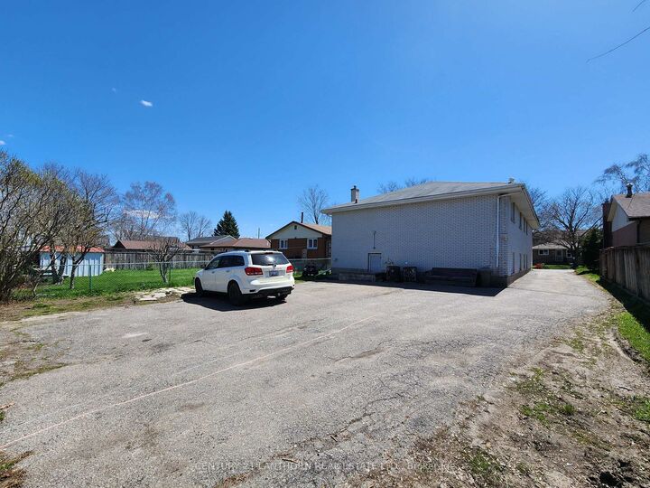 Property Photo: 18 Union Street ON K8P 2B6