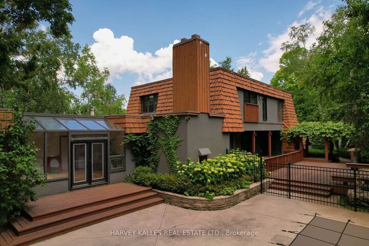 Property Photo: 23 Royal Oak Drive ON L4N 7S5