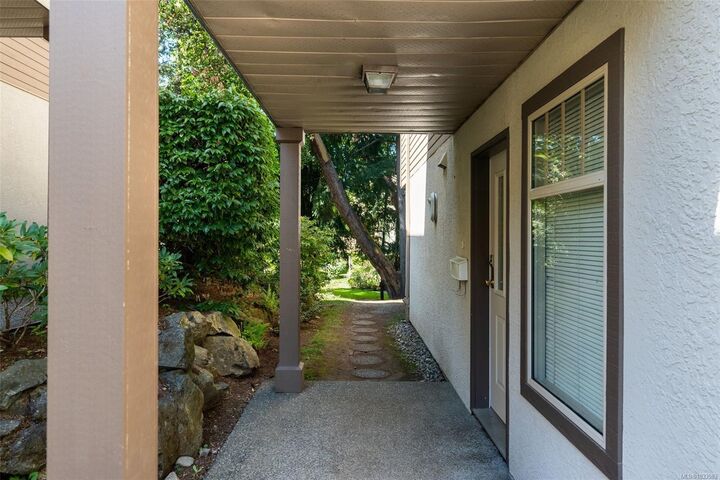 Property Photo: 288 Eltham Rd #604 BC V9B 1J9