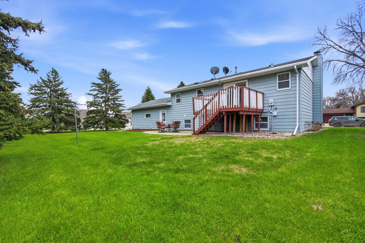 Property Photo:  1243 NE Apollo Avenue  SD 57401 