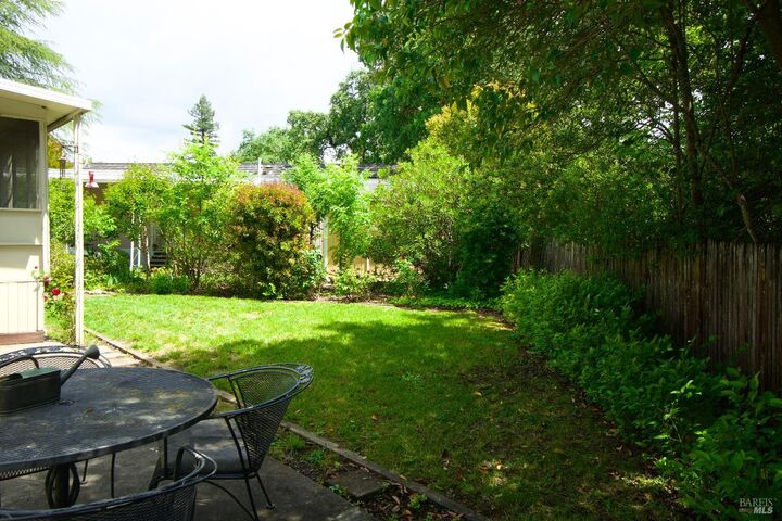 Property Photo:  60 Colonial Park Drive  CA 95403 