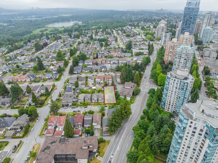 Property Photo: 5864 Pioneer Avenue BC V5H 2X7
