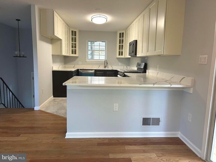 Property Photo:  12530 Oakwood Drive  VA 22192 