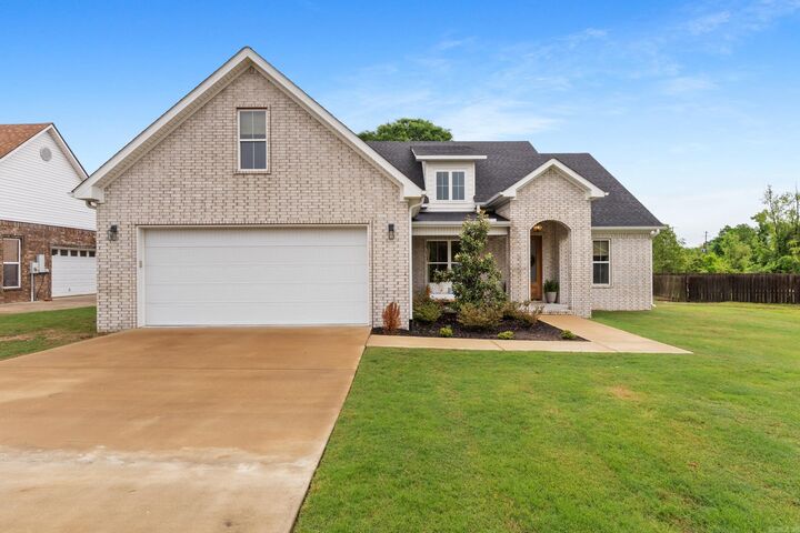 Property Photo:  11 River Circle  AR 72106 