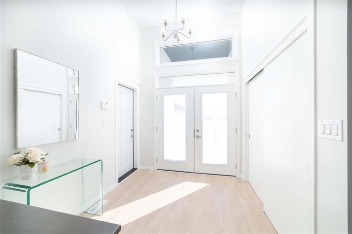 Property Photo:  15 Parkrose Place  MB R5A 0B4 