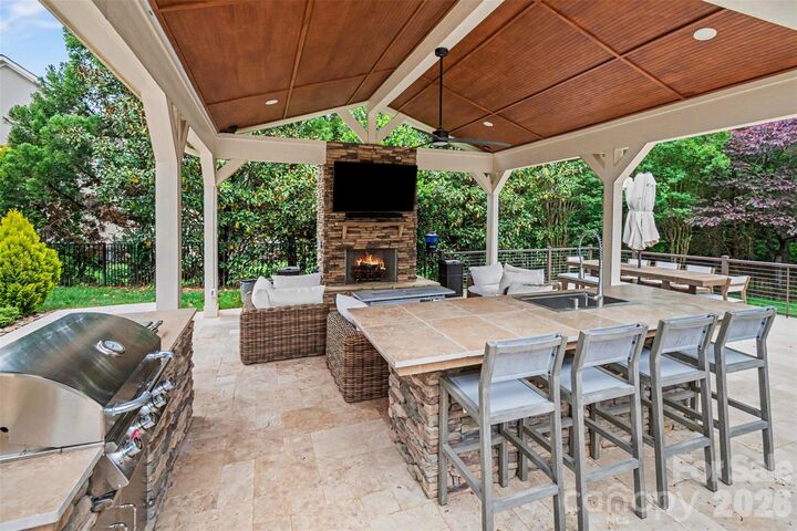 Property Photo: 1022 Lake Forest Drive NC 28104
