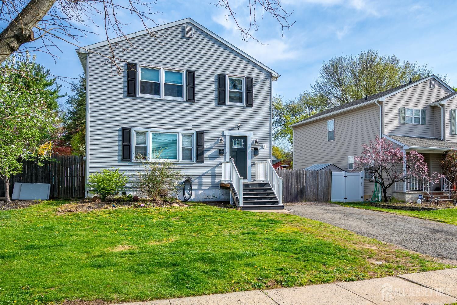 Property Photo:  7 Myrtle Avenue  NJ 08840 