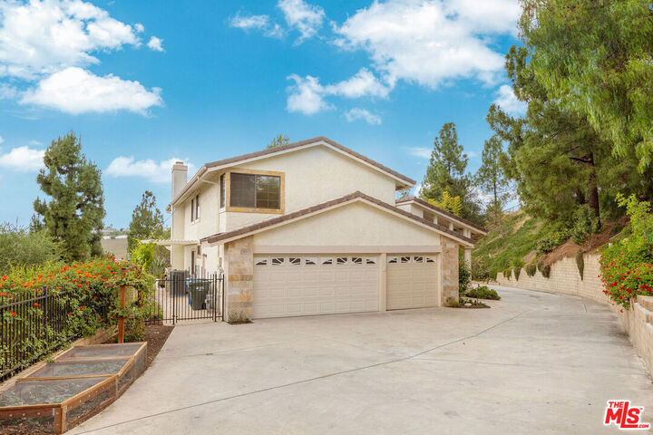 Property Photo: 2736 Whitechapel Pl CA 91362