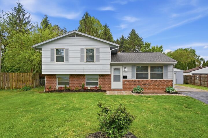 Property Photo: 5007 Holbrook Drive OH 43232
