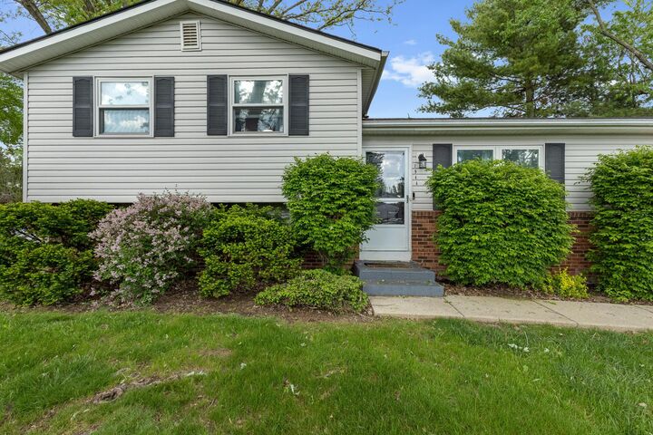 Property Photo:  1944 Coghill Drive  OH 43229 