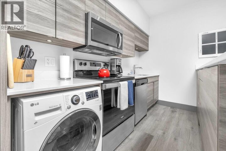 Property Photo: 2555 Lakeshore Road 406 BC V1H 1M9