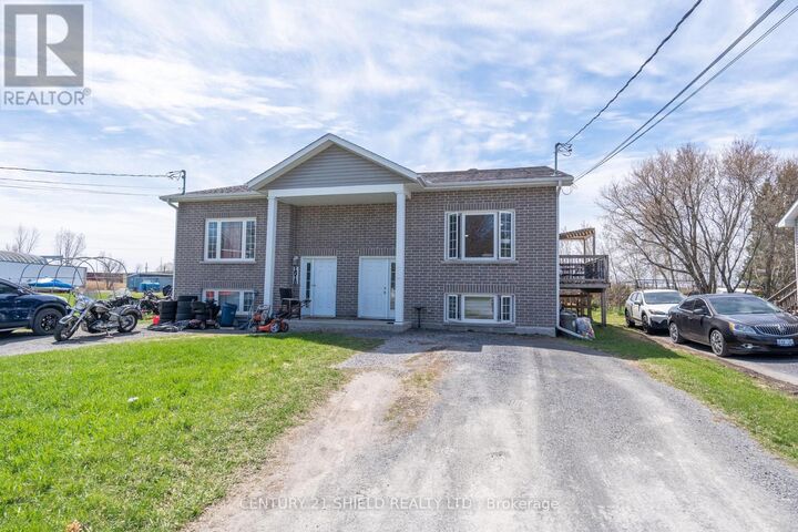 Property Photo: 1520 Gerald Street ON K6H 7G8
