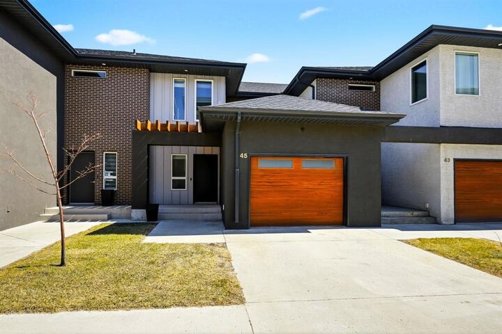 Property Photo:  200 Skyline Drive  MB R3Y 2A3 