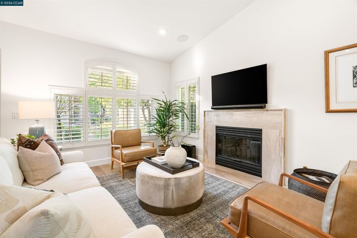 Property Photo:  2211 Goldenrod Ln  CA 94582 