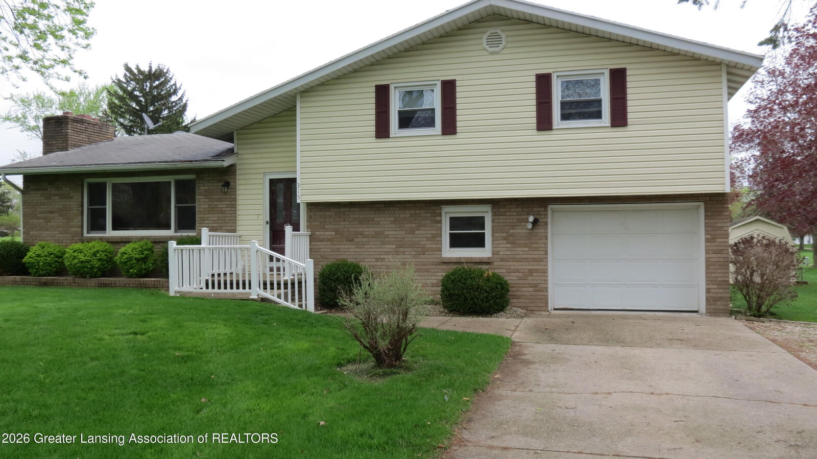 Property Photo:  315 N Carole Drive  MI 48831 