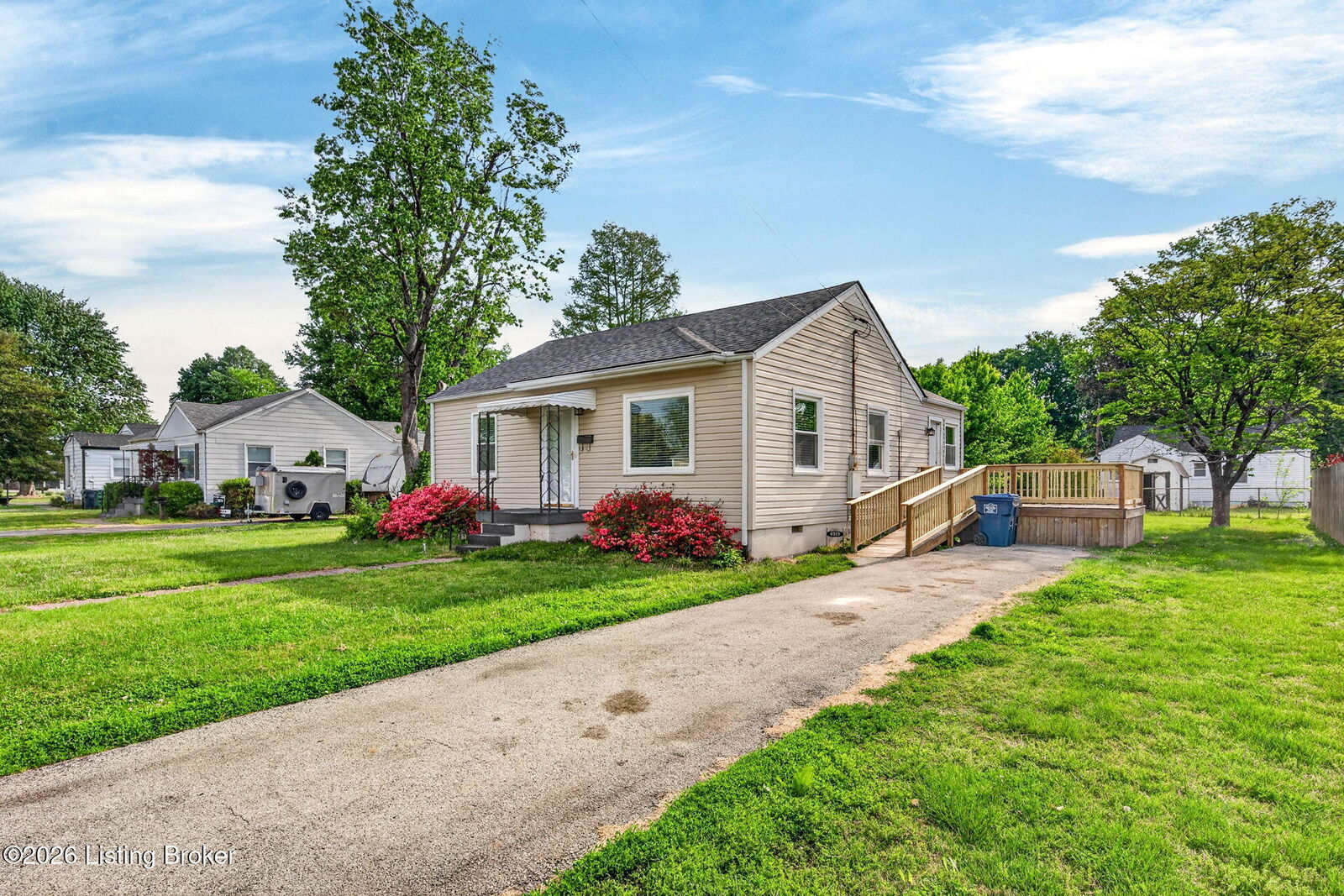 Property Photo:  4019 Glenhurst Ave  KY 40216 