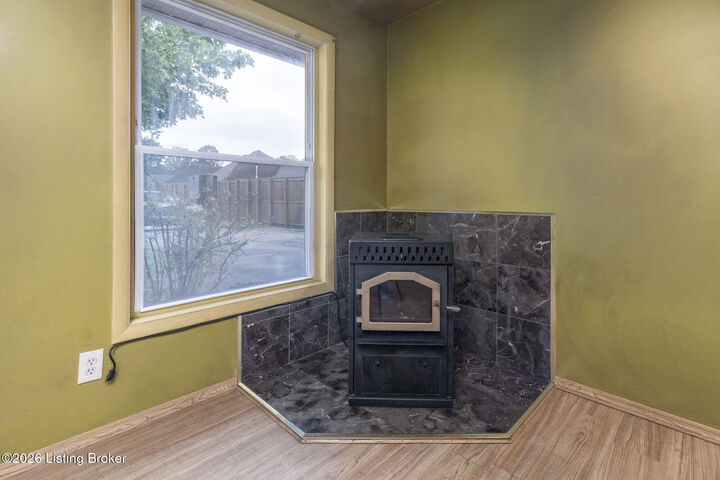 Property Photo:  9801 Chambers Ct  KY 40299 