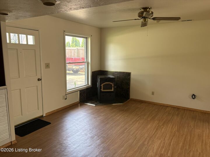 Property Photo: 9801 Chambers Ct KY 40299