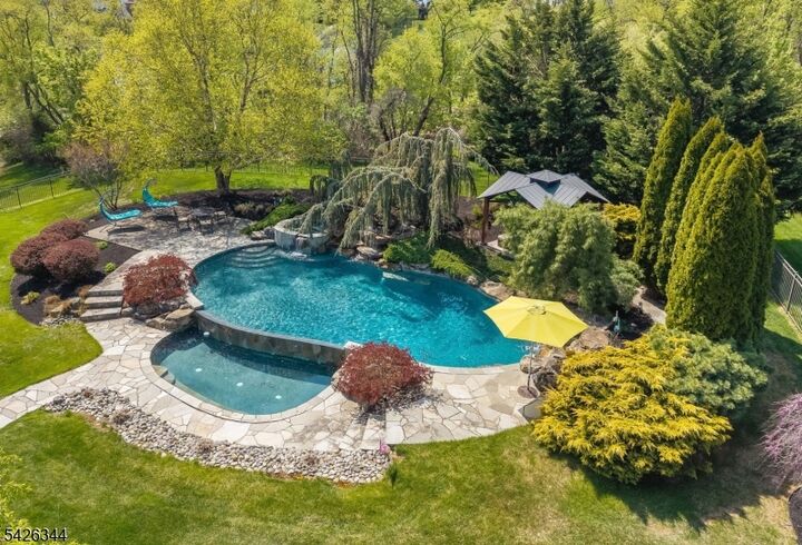 Property Photo:  22 Patrick Henry Pl  NJ 08551 