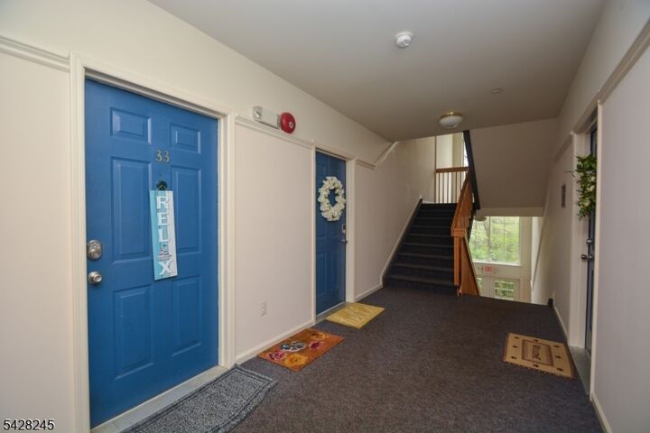 Property Photo:  33 Crestview Ln  NJ 07856 