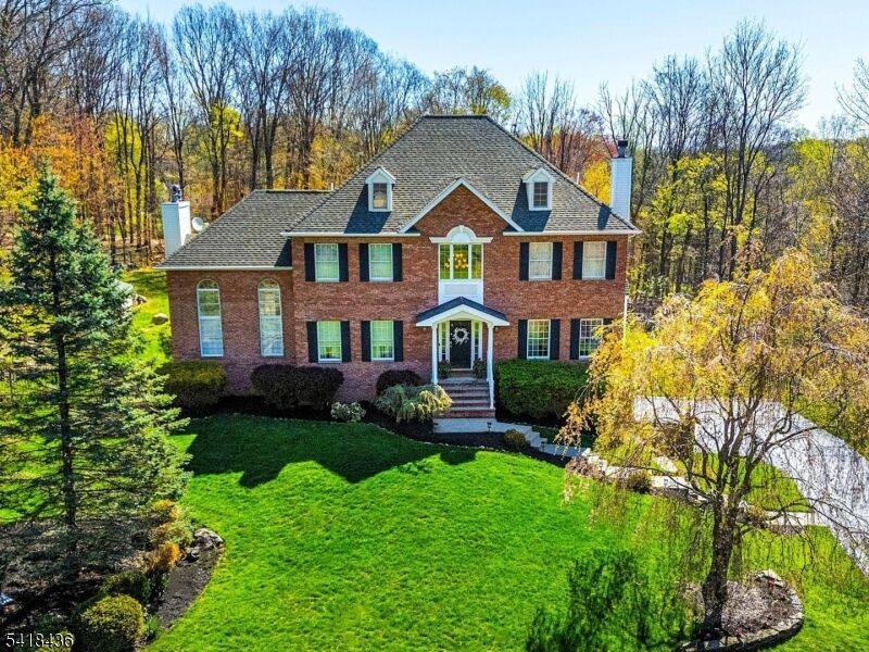 Property Photo:  5 Crestview Ln  NJ 07871 