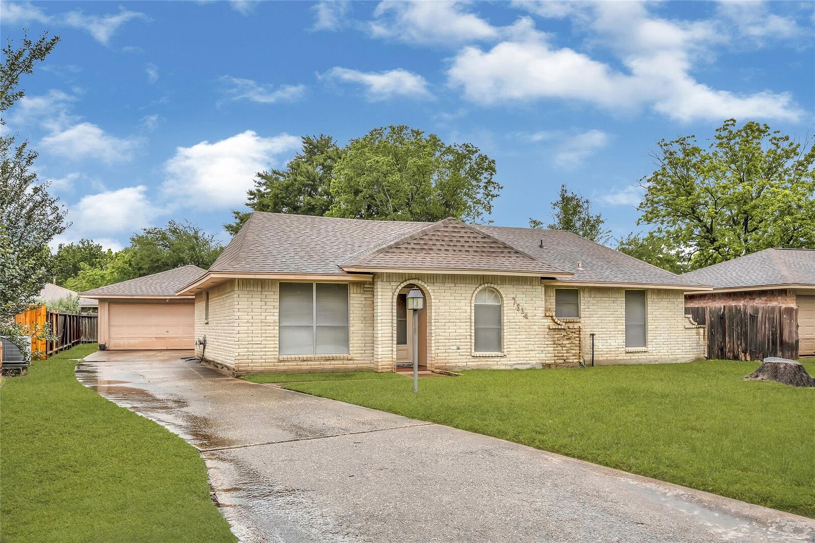 Property Photo:  7314 Woodsman Trail  TX 77040 