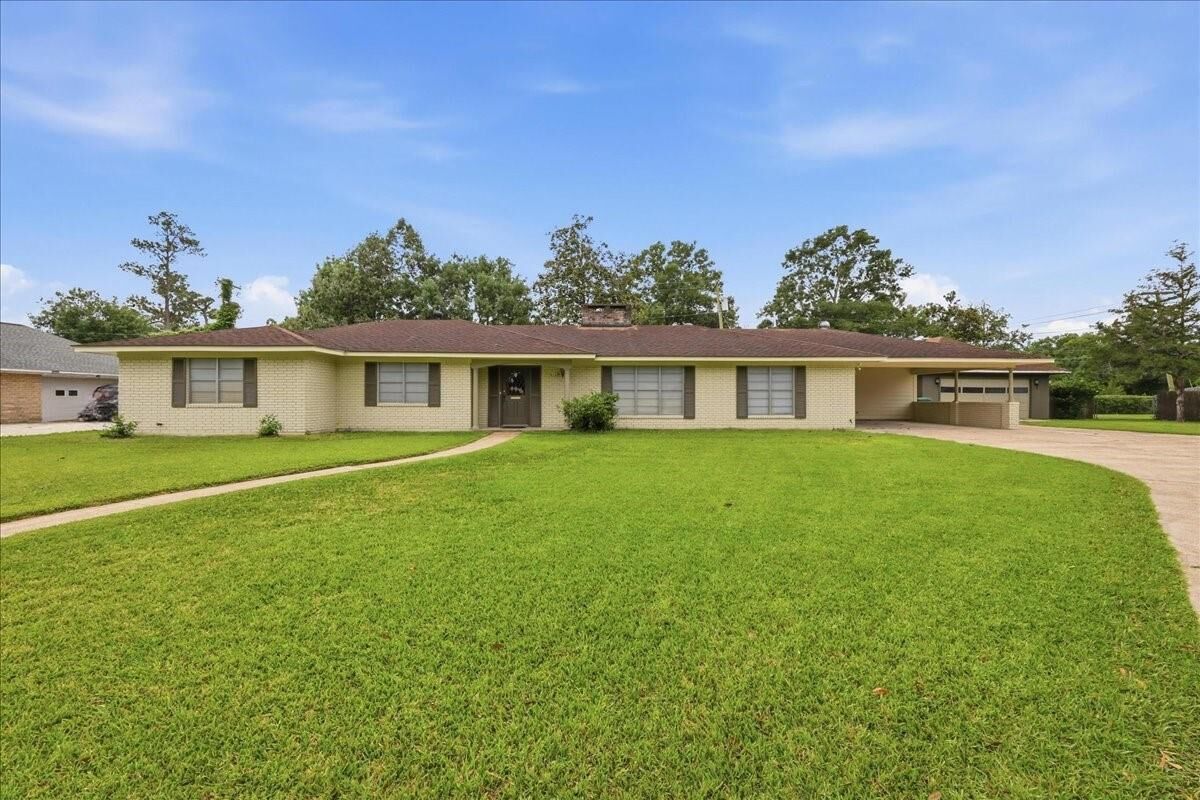 Property Photo:  2127 Treemont Lane  TX 77630 